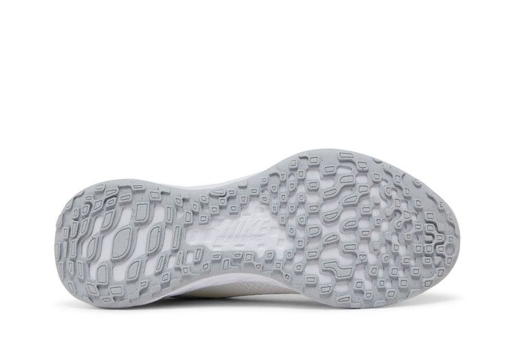 Кроссовки Nike Wmns Revolution 6 Next Nature 'White Pure Platinum'