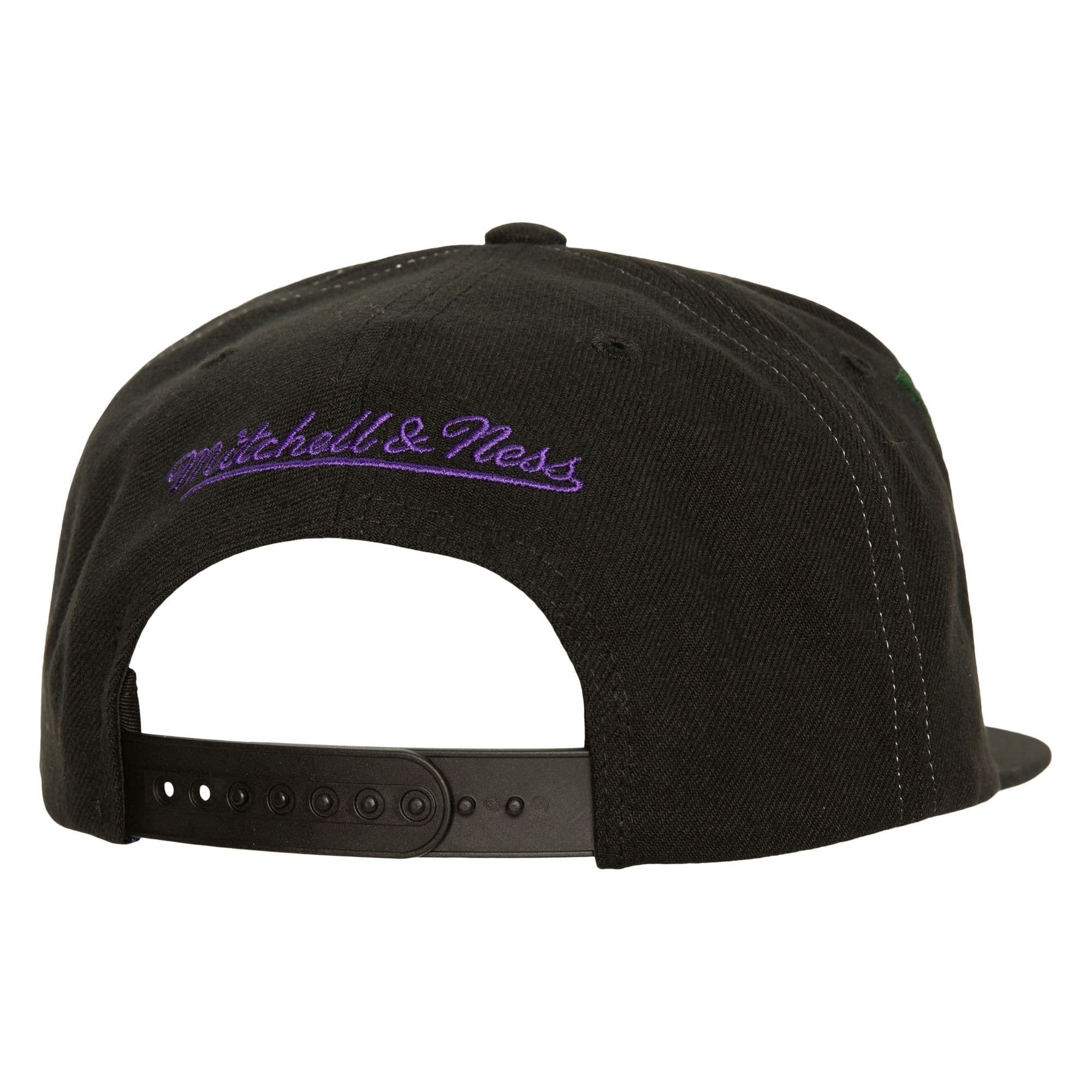 Бейсболка Mitchell & Ness Varsity Bust Snapback HWC Milwaukee Bucks Hat