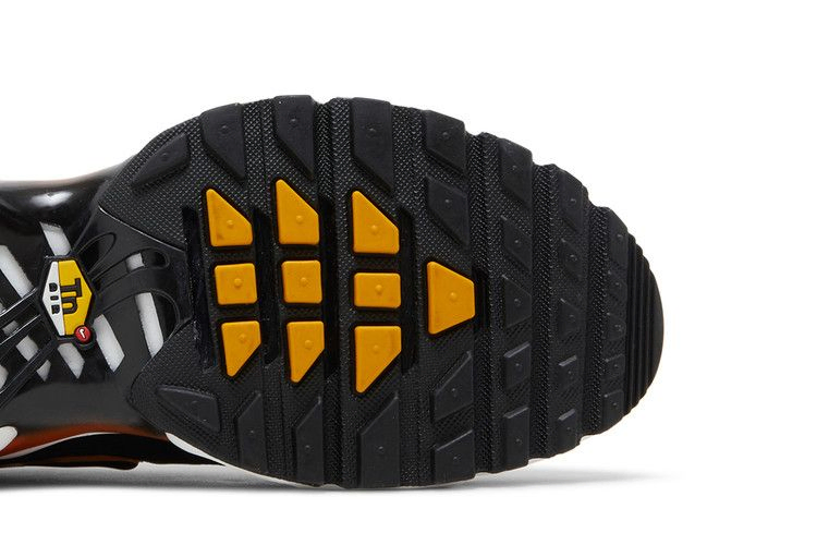 Кроссовки Nike Air Max Plus 'Safety Orange Black'