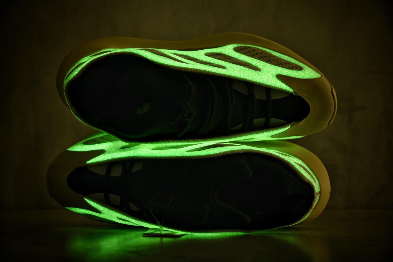 adidas-Yeezy-700-V3-Azael-12