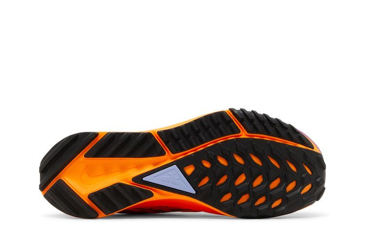 wmns-react-pegasus-trail-4-purple-smoke-total-orange-dj6159-500_03