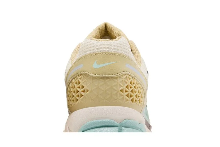 Кроссовки Nike Air Zoom Vomero 5 'Team Gold Seafoam'