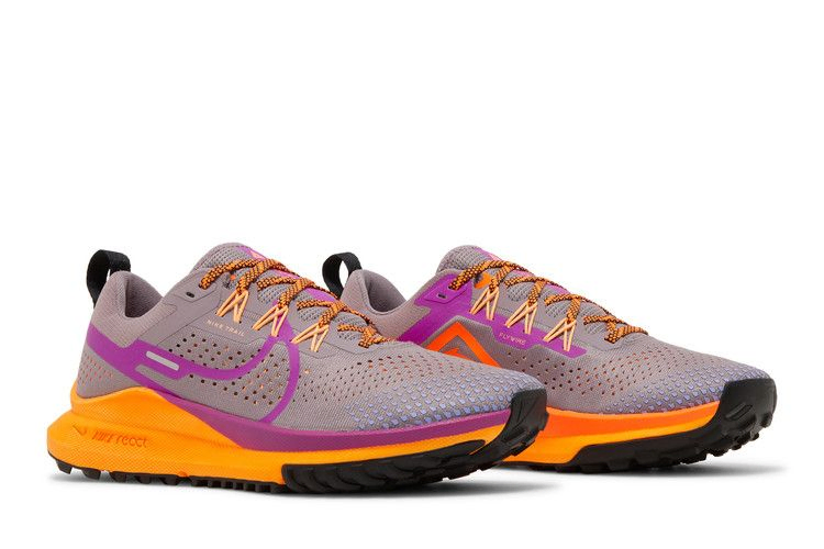 wmns-react-pegasus-trail-4-purple-smoke-total-orange-dj6159-500_07