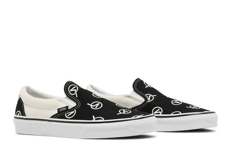 classic-slip-on-circle-v-vn0a4bv317h_07