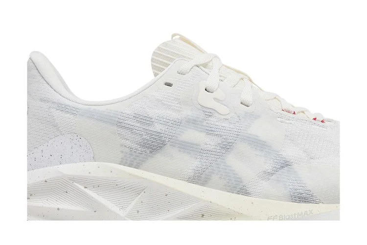 Krossovki-Bandit-x-ASICS-Novablast-5-Liftoff-1