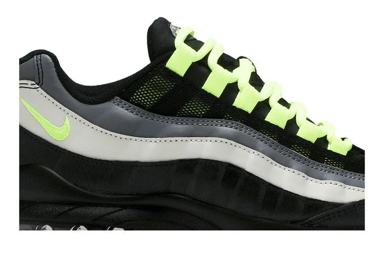 Krossovki-Nike-Air-Max-95-GS-Black-Volt-1
