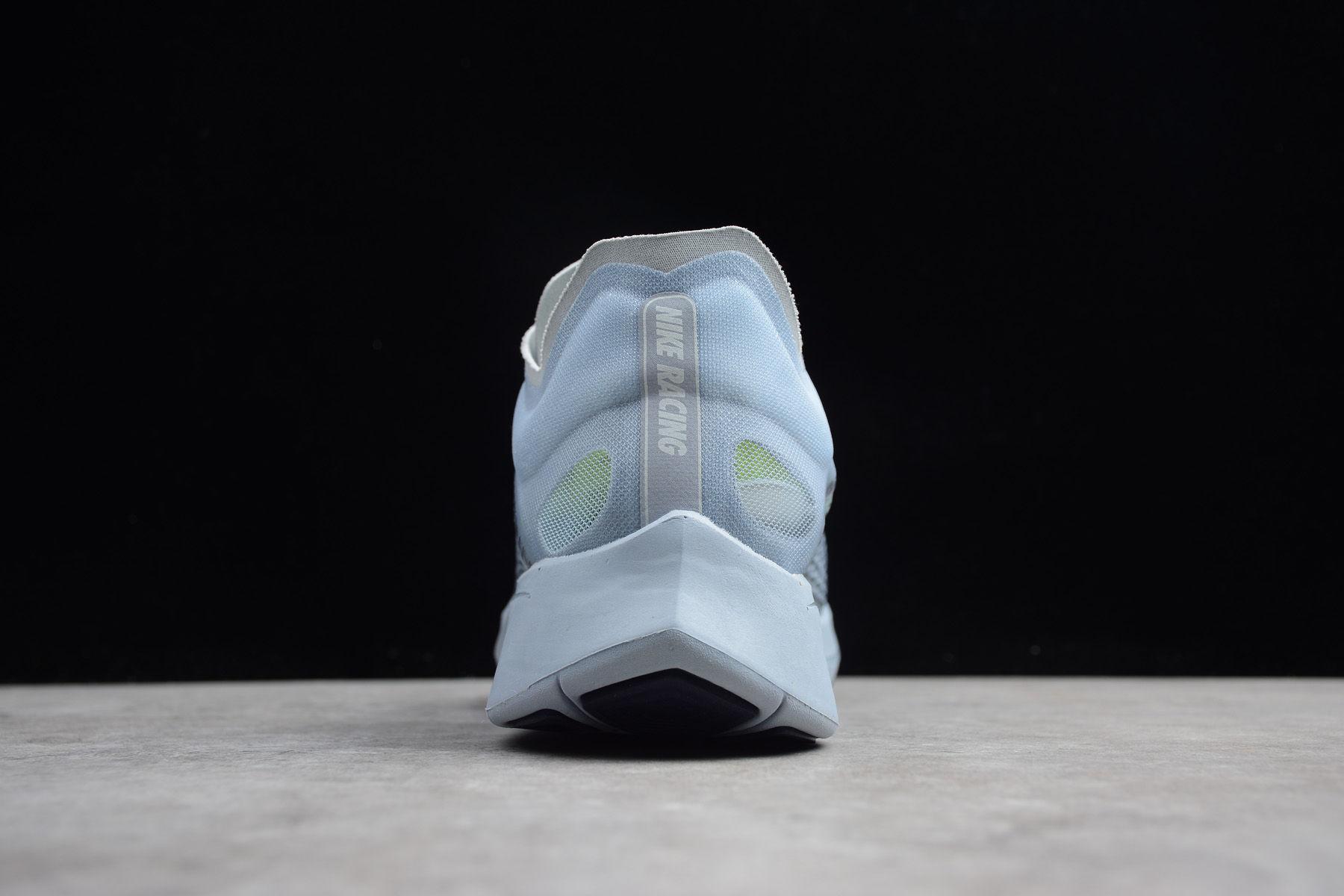 Zoom-Fly-Fast-Obsidian-Mist-7