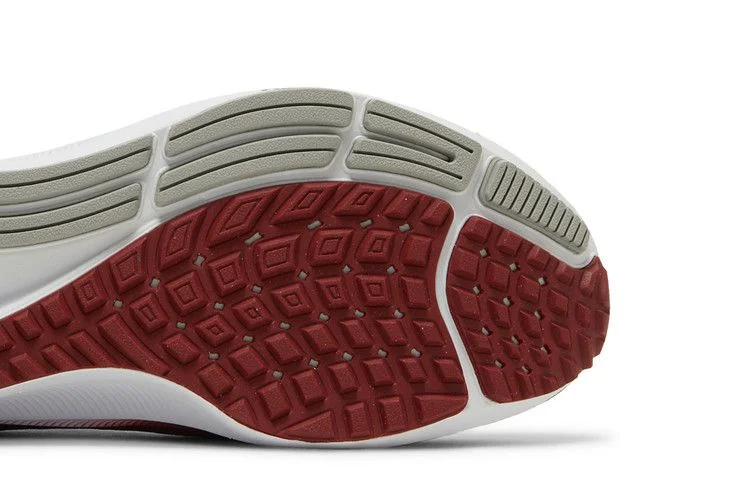 Krossovki-Nike-Air-Zoom-Pegasus-38-Alabama-4