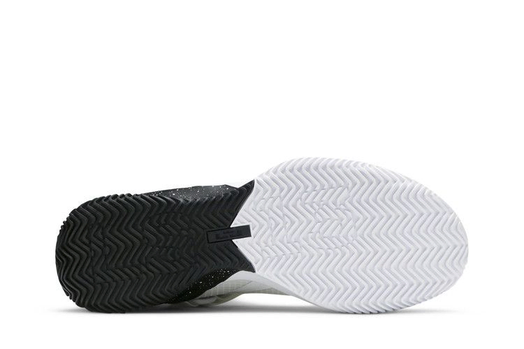 lebron-soldier-13-sfg-tb-white-black-cn9809-113_03