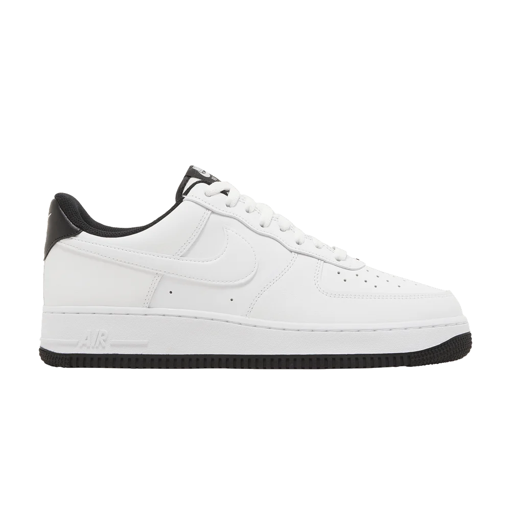 Krossovki-Nike-Air-Force-1-07-LV8-White-Black