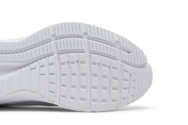 Кроссовки Nike Wmns Quest 4 'White Photon Dust'