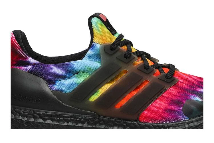 Krossovki-Nice-Kicks-x-adidas-UltraBoost-Woodstock-Black-1