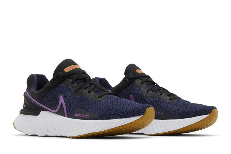 react-miler-3-blackened-blue-vivid-purple-dd0490-401_07