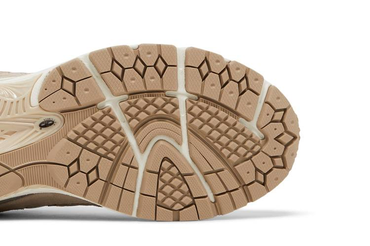 Кроссовки New Balance 2002R 'Driftwood'