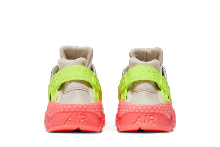 wmns-air-huarache-run-desert-sand-634835-033_05