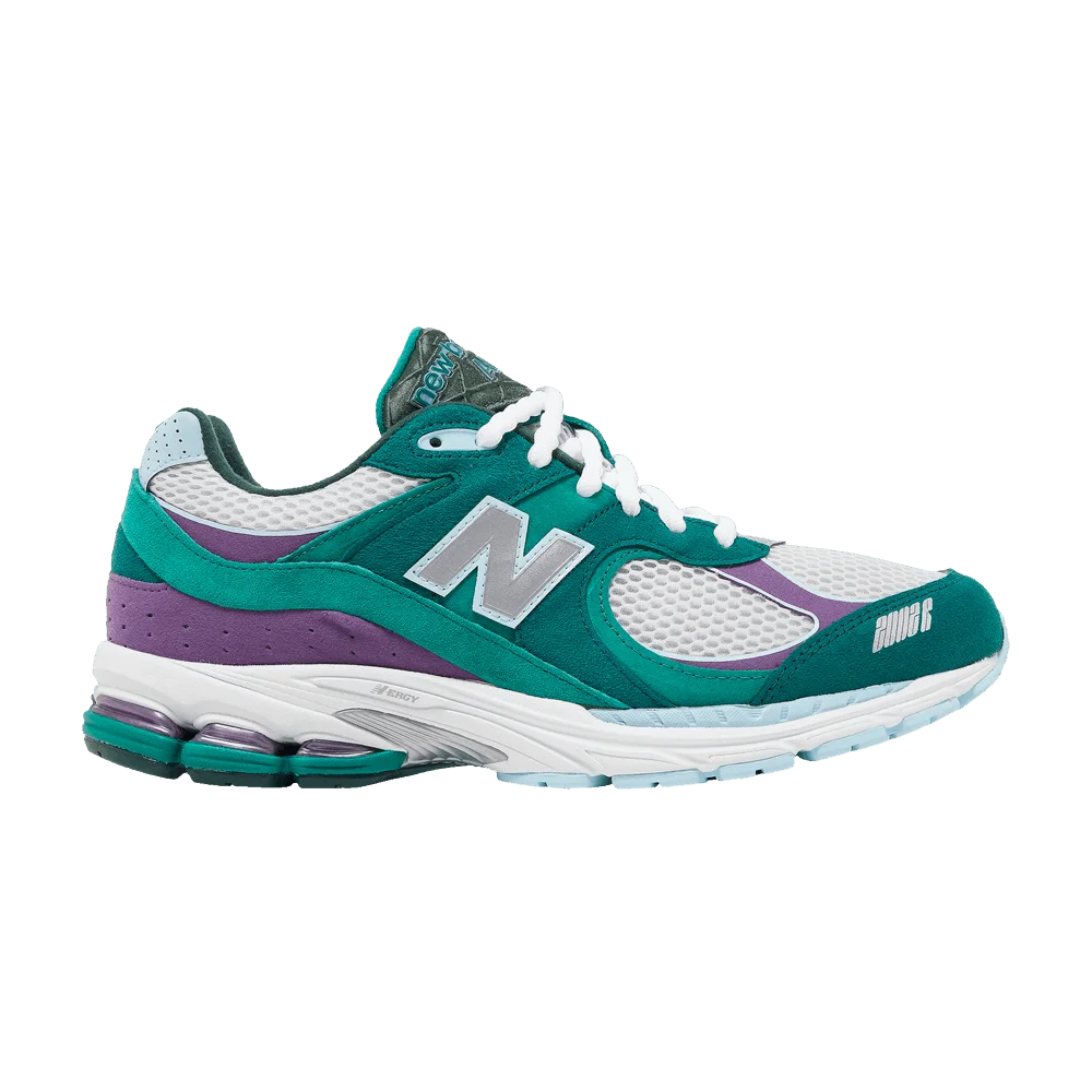 Krossovki-Up-There-x-New-Balance-2002R-Backyard-Legends