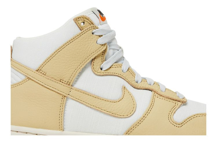 Кроссовки Nike Wmns Dunk High LX 'Certified Fresh - Team Gold'