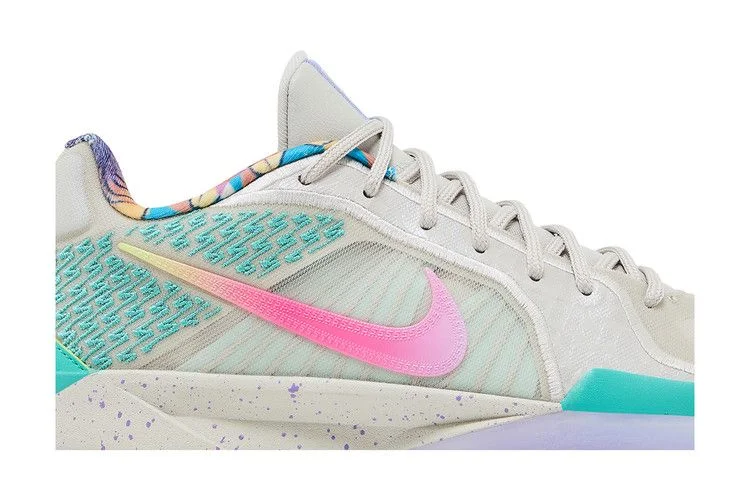 Krossovki-Titan-x-Nike-Wmns-Sabrina-2-Make-Space-1