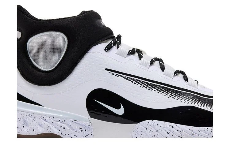 Krossovki-Nike-Alpha-Huarache-Elite-4-Mid-White-Black-1