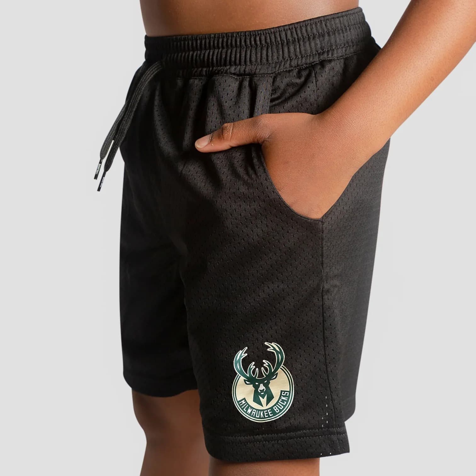 Спортивные шорты Milwaukee Bucks Team Mesh Youth NBA Shorts