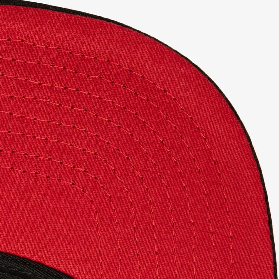 Бейсболка Mitchell & Ness Black Chicago Blackhawks Day 4 Snapback Hat