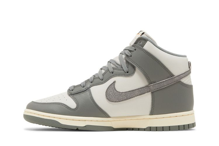 Кроссовки Nike Dunk High SE 'Light Bone'