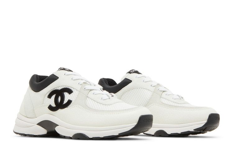 chanel-wmns-cc-logo-sneaker-white-black-g38299-y55720-k3846_07