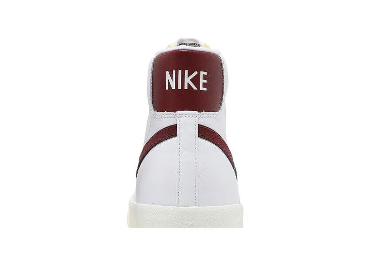 Кроссовки Nike Blazer Mid '77 Vintage 'White Team Red'