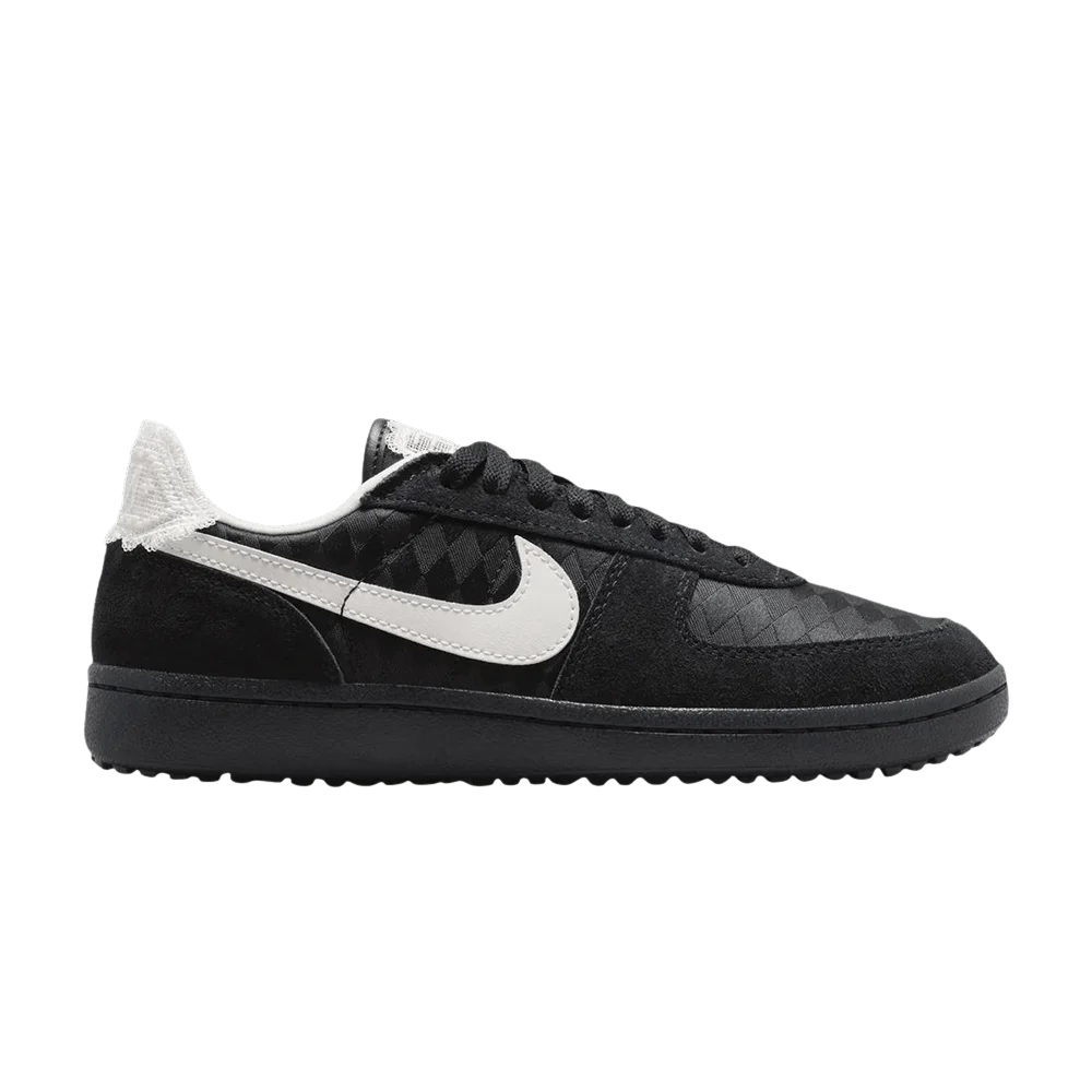Krossovki-Nike-Wmns-Field-General-Black-White