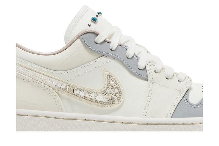 Кроссовки Wmns Air Jordan 1 Low 'Sail Soft Pearl Sequins'