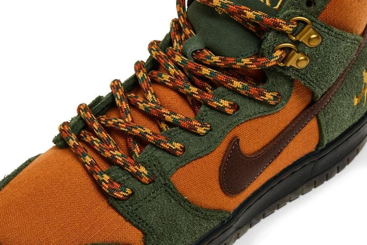 Krossovki-PassPort-x-Nike-Dunk-High-SB-Workboot-9