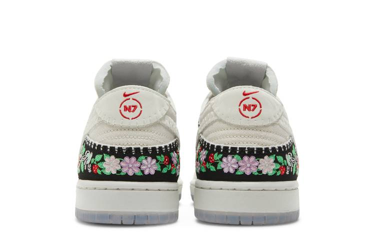 dunk-low-decon-sb-n7-white-black-fd6951-300_05
