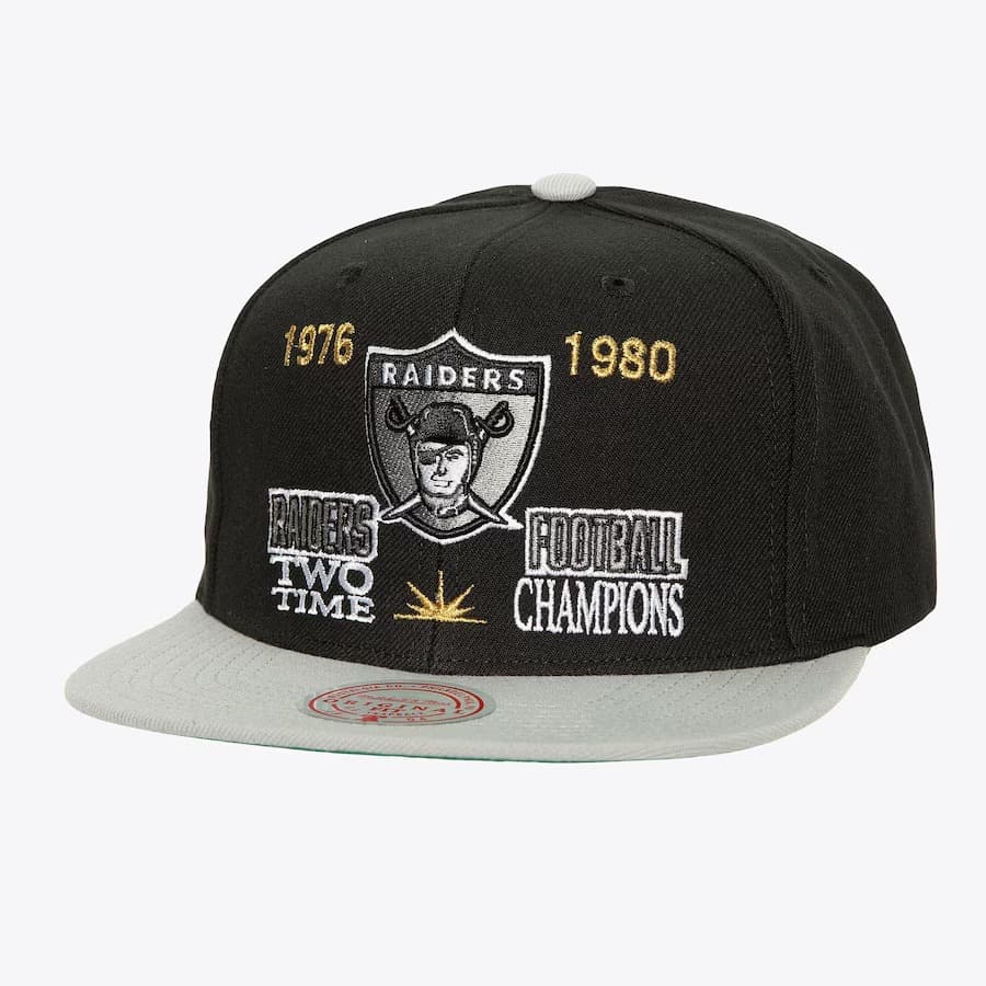 Бейсболка Mitchell & Ness Black Oakland Raiders Champ Is Here Snapback Hat