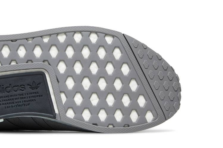 Кроссовки Adidas NMD_R1 'Grey Black'