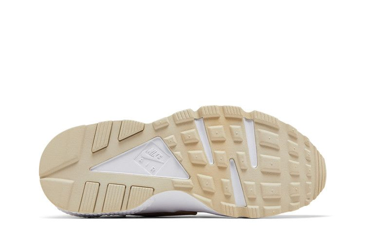 wmns-air-huarache-run-particle-beige-634835-202_03