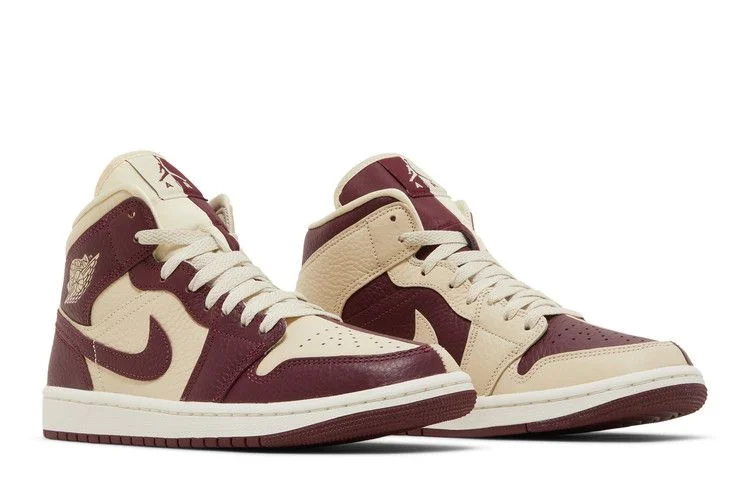 Krossovki-Wmns-Air-Jordan-1-Mid-SE-Split-Beach-Cherrywood-7