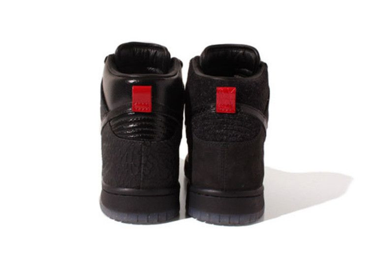 dunk-hi-premium-qs-mighty-crown-20th-anniversary-503766-001_01