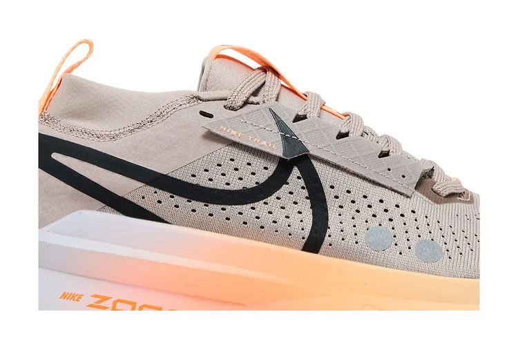 Кроссовки Nike Zegama 2 Trail 'Malt/Ghost/Alabaster/Black'
