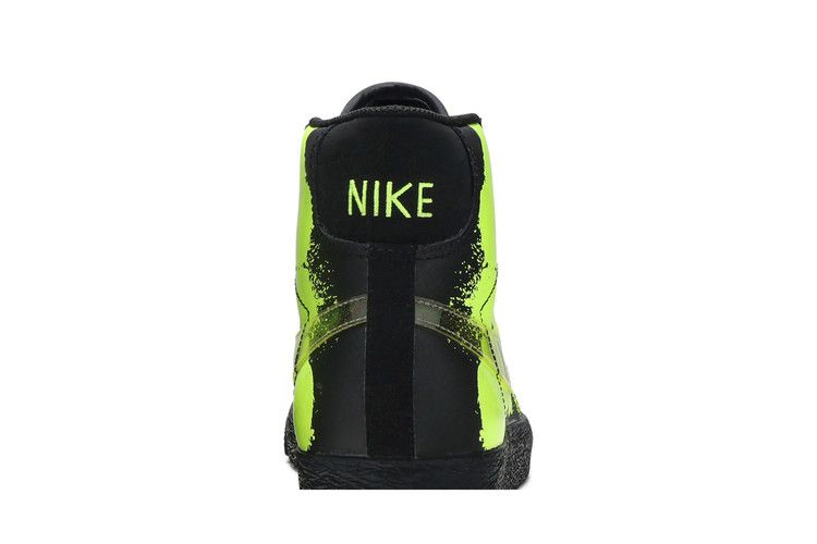 blazer-mid-gs-glow-in-the-dark-354758-091_06