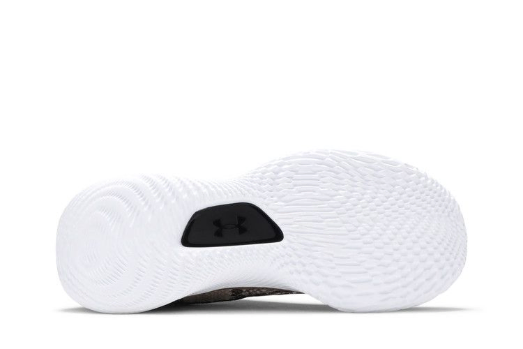 curry-flow-8-cold-blooded-3024429-005_03