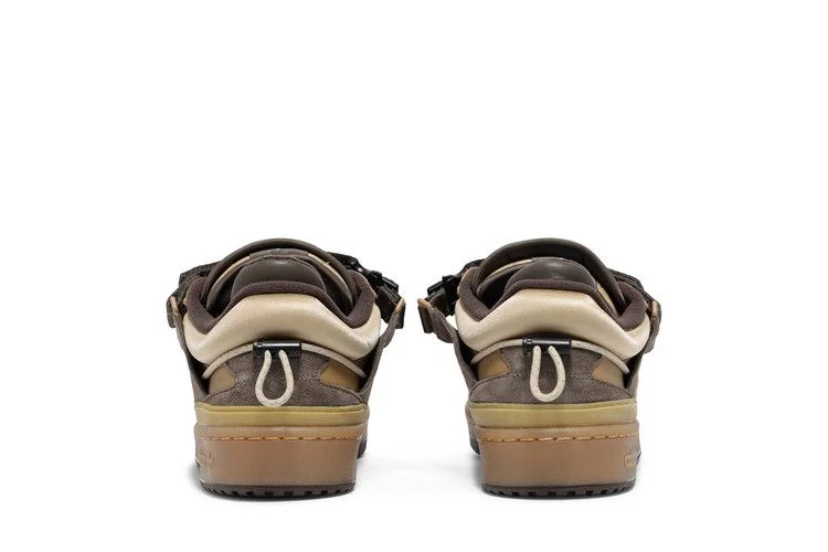 Krossovki-Bad-Bunny-x-adidas-Forum-Buckle-Low-The-First-Cafe-5
