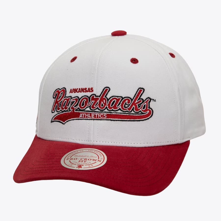 Бейсболка Mitchell & Ness White Arkansas Razorbacks Vault Collection Tail Sweep Pro Snapback Hat