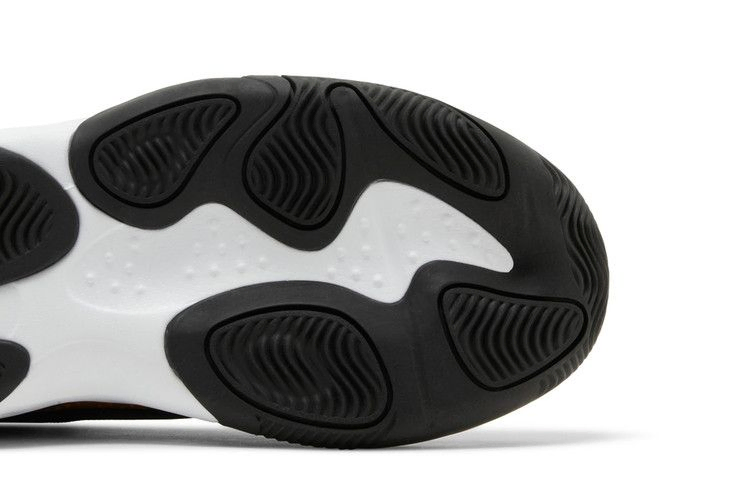 Кроссовки Air Jordan Max Aura 4 GS 'Black Metallic Gold'