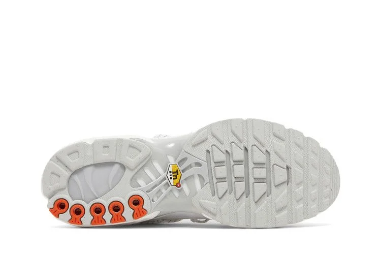 Кроссовки Nike Air Max Plus Utility 'White Safety Orange'