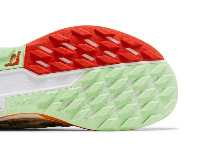 Кроссовки Nike Wmns Pegasus Trail 5 'Sundial Daybreak'