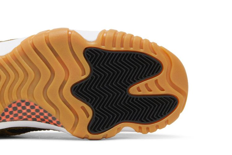 Кроссовки Air Jordan 11 IE Low 'Croc'