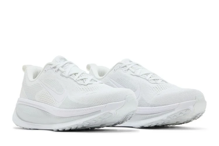 Krossovki-Nike-Vomero-18-White-Photon-Dust-7