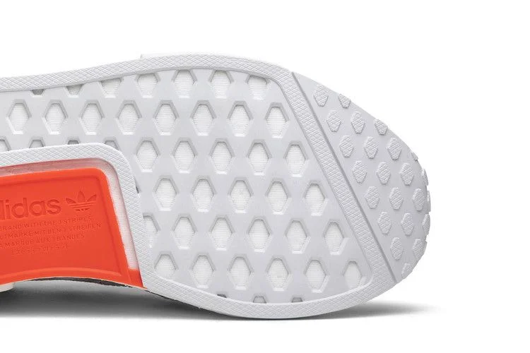 Krossovki-Adidas-Wmns-NMD_R1-Camo-Pack-White-4