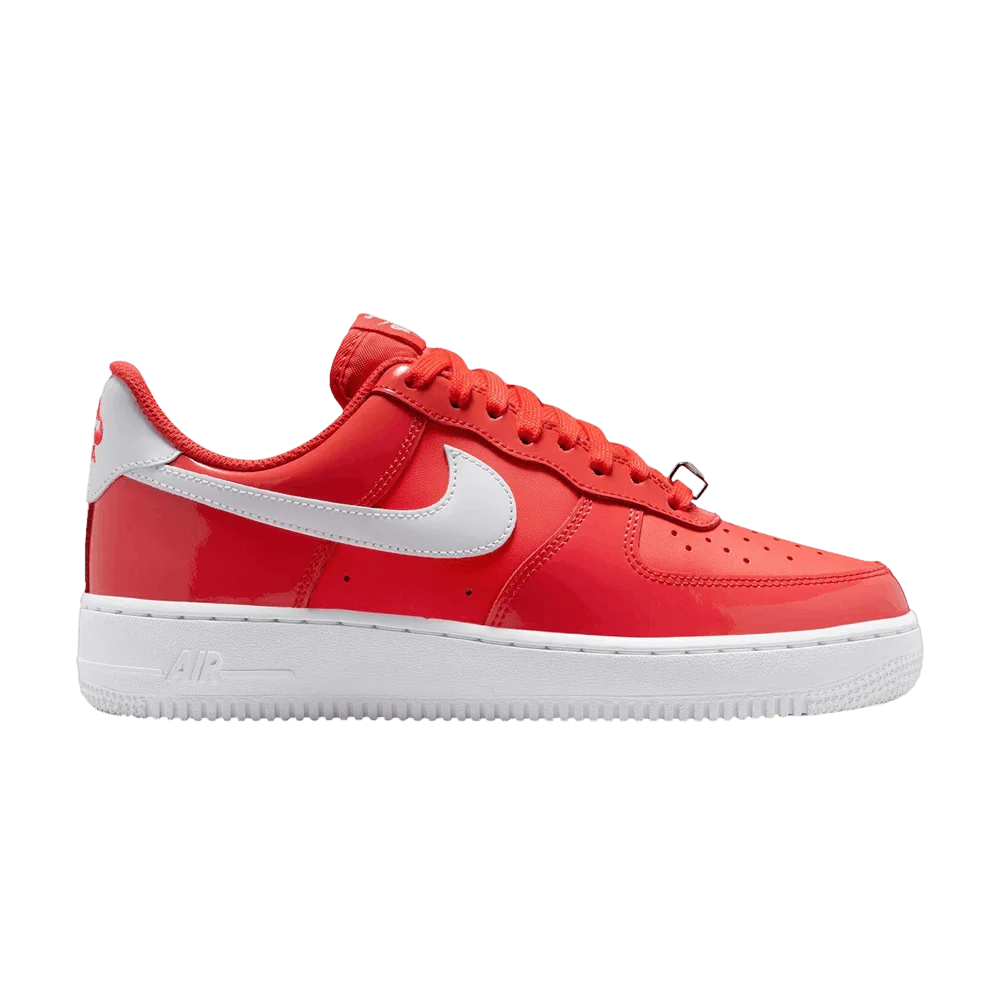 Krossovki-Nike-Wmns-Air-Force-1-Low-07-Patent-Light-Crimson-White