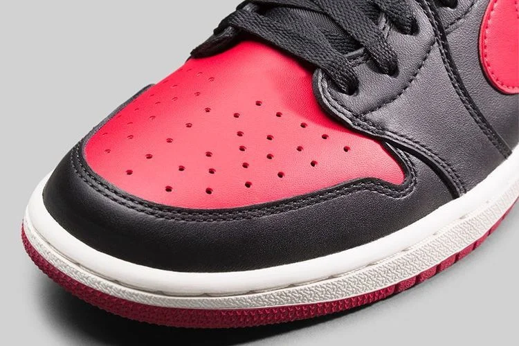 Krossovki-Air-Jordan-1-Retro-Low-OG-GS-Bred-7